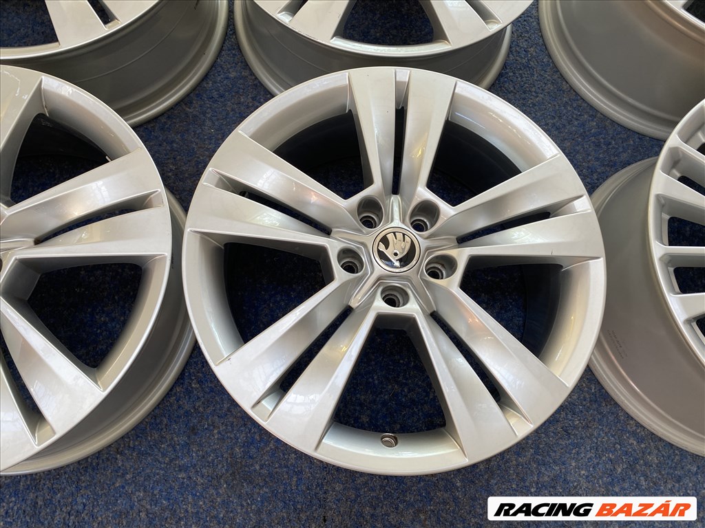(3715)  Skoda 18 gyári alufelni felni, 5x112, Kodiaq Octavia 5. kép