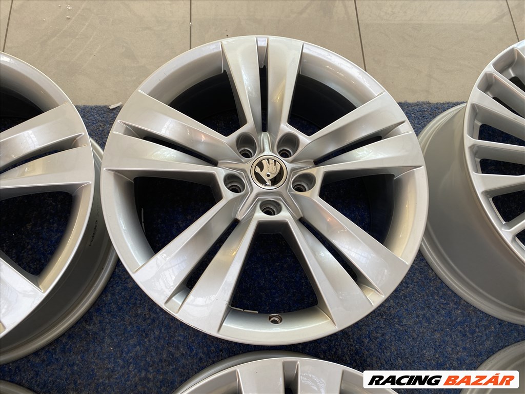 (3715)  Skoda 18 gyári alufelni felni, 5x112, Kodiaq Octavia 6. kép
