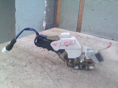 SUZUKI LIANA Jobb első ajtó zárszerkezet központizáras