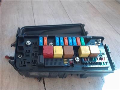 OPEL VECTRA C 01-05 Biztosítéktábla BCM BSI BSM SAM GEM modul Motortér