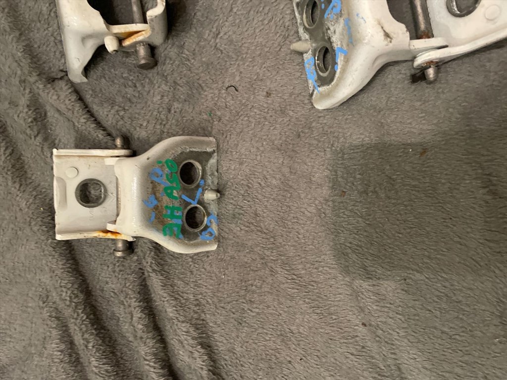 CITROËN C4 Picasso I UD_ Jobb hátsó Alsó Zsanér 1. kép