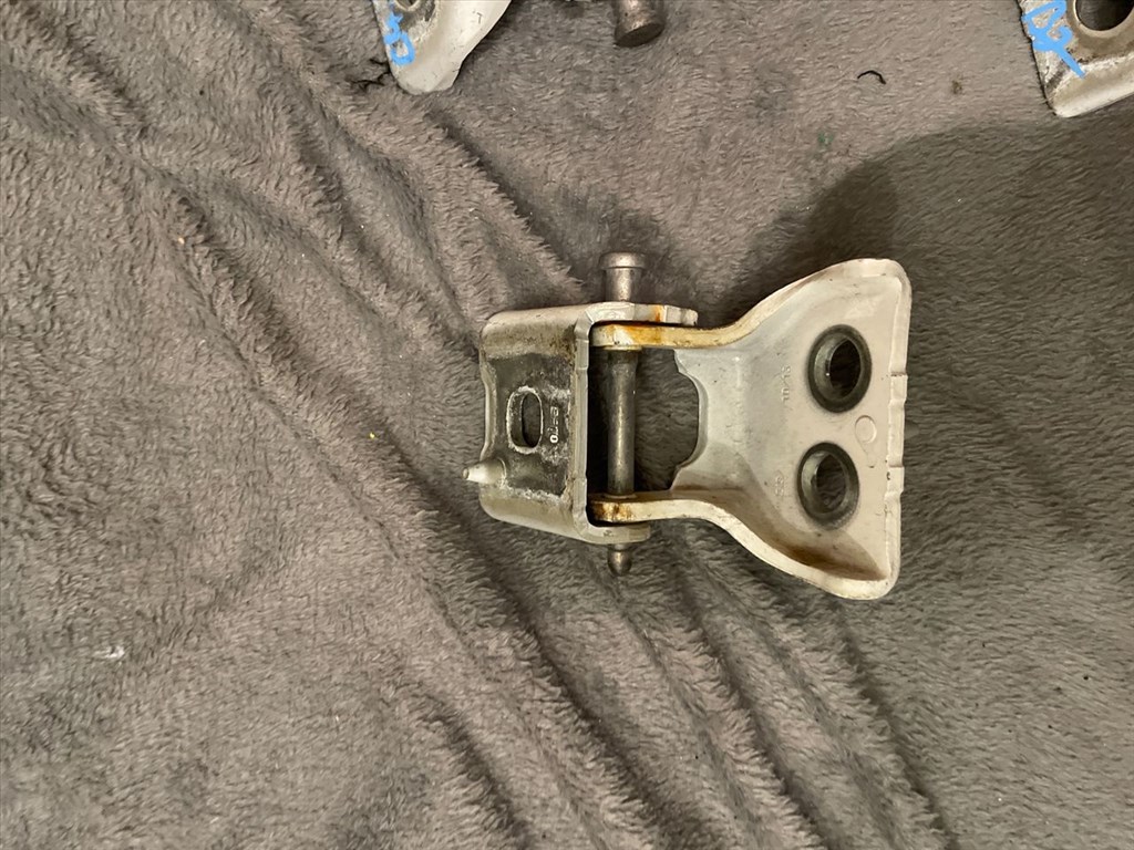 CITROËN C4 Picasso I UD_ Jobb hátsó Alsó Zsanér 2. kép