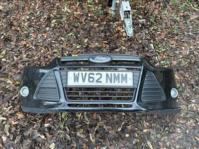 FORD FOCUS III  Első Lökhárító (Részeivel)