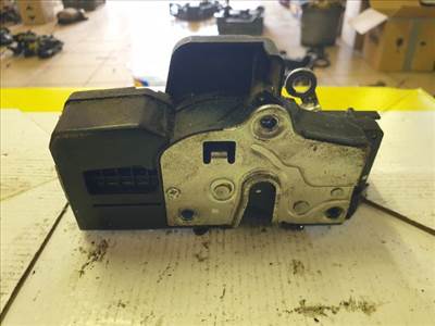 Opel Antara Jobb első ajtózár 