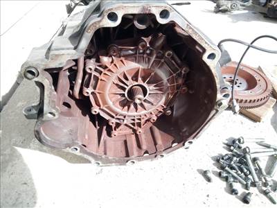 Audi A4 (B6/B7) AUDI 2.4 V6 MULTITRONIK VÁLTÓ részeivel eladó 