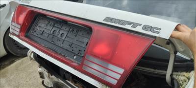 Suzuki Swift csomagtér ajtó lámpa 