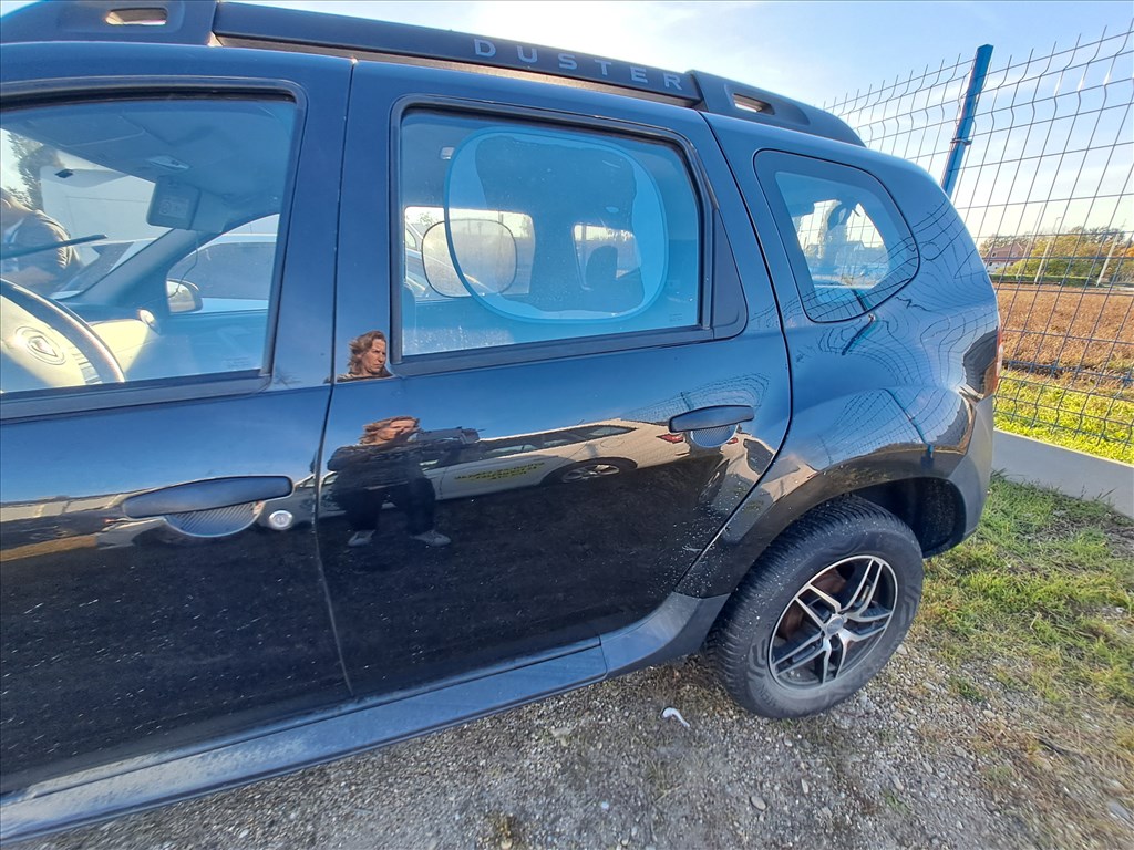 Bontásra: Dacia Duster I Facelift 2015 alkatrészei, karosszéria elemei uu1hsdcl653207960   9k-612-r330433 4. kép