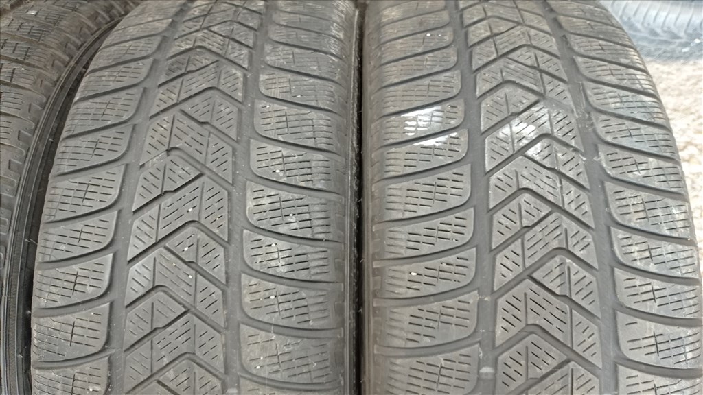  235/6018" használt Pirelli téli gumi gumi 3. kép
