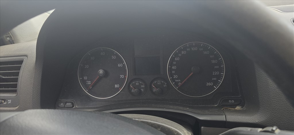 Volkswagen Golf V bontott alkatrészei 1.6 BGU 10. kép