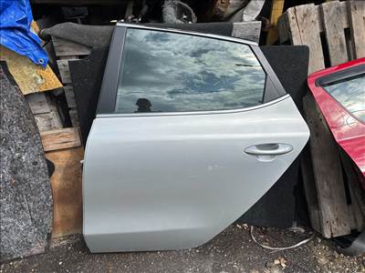 KIA CEED  Bal hátsó Ajtó (Részeivel)