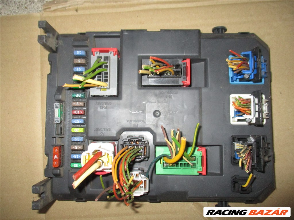 Citroën C3 Picasso DS3 Peugeot BSI belső biztosítéktábla 9666952380 1. kép