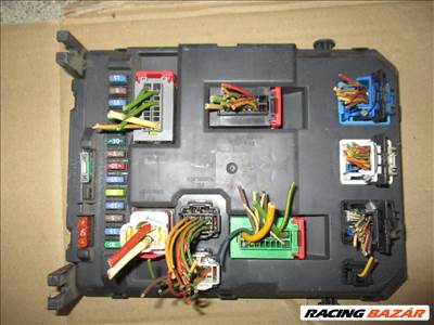 Citroën C3 Picasso DS3 Peugeot BSI belső biztosítéktábla 9666952380