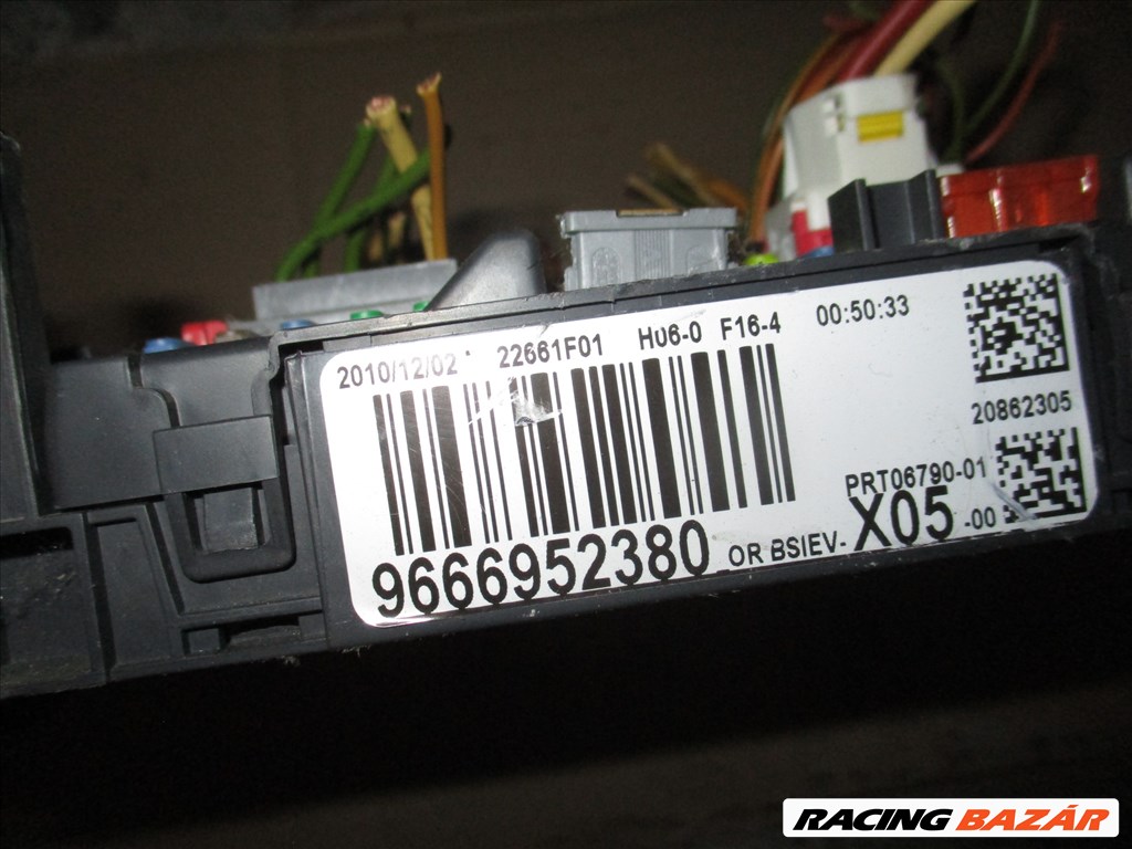 Citroën C3 Picasso DS3 Peugeot BSI belső biztosítéktábla 9666952380 2. kép