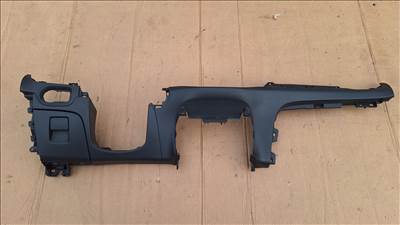 Opel Astra K Sports Tourer műszerfal alsó rész