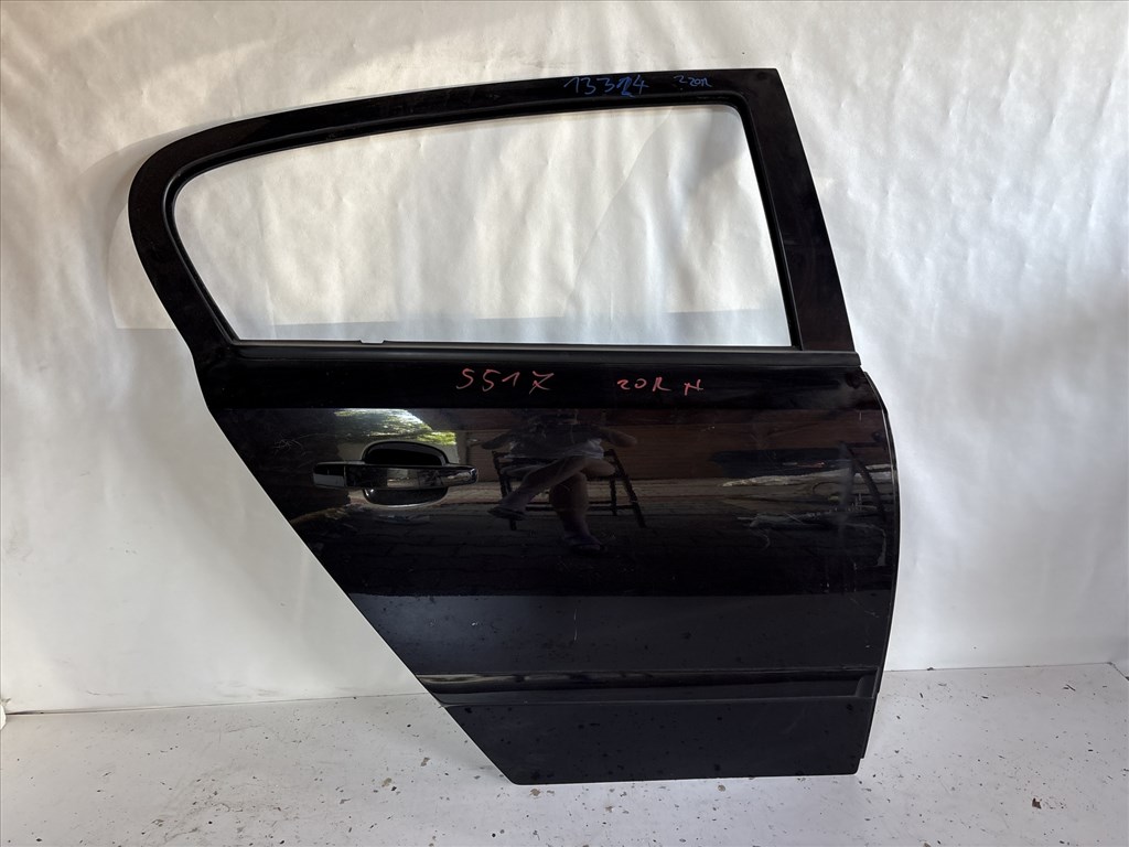 13324 Opel H astra Jobb hátsó Ajtó Fekete Z20r 5 ajtós 1. kép