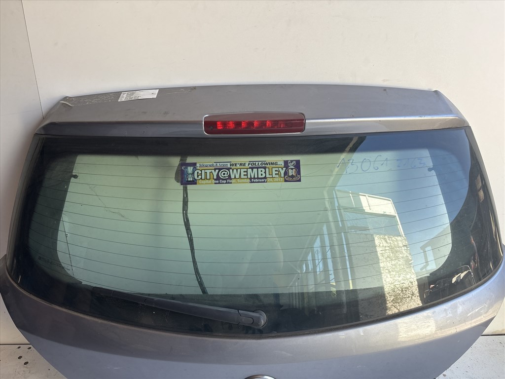 13061 Opel Astra H Csomagtérajtó Z163 Ezüst 5 ajtós 3. kép