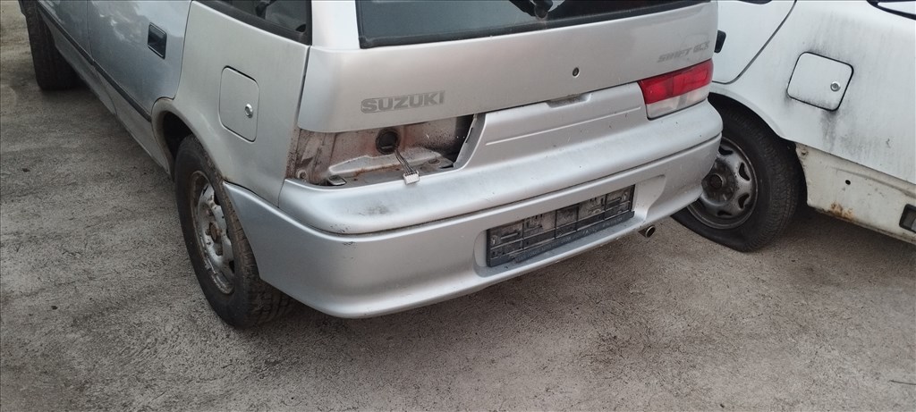 Suzuki Swift hátsó lökhárító  2. kép