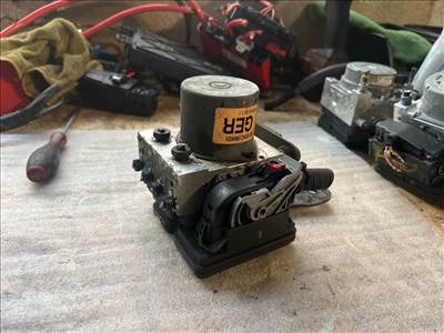 HYUNDAI i30 GD ABS Kocka