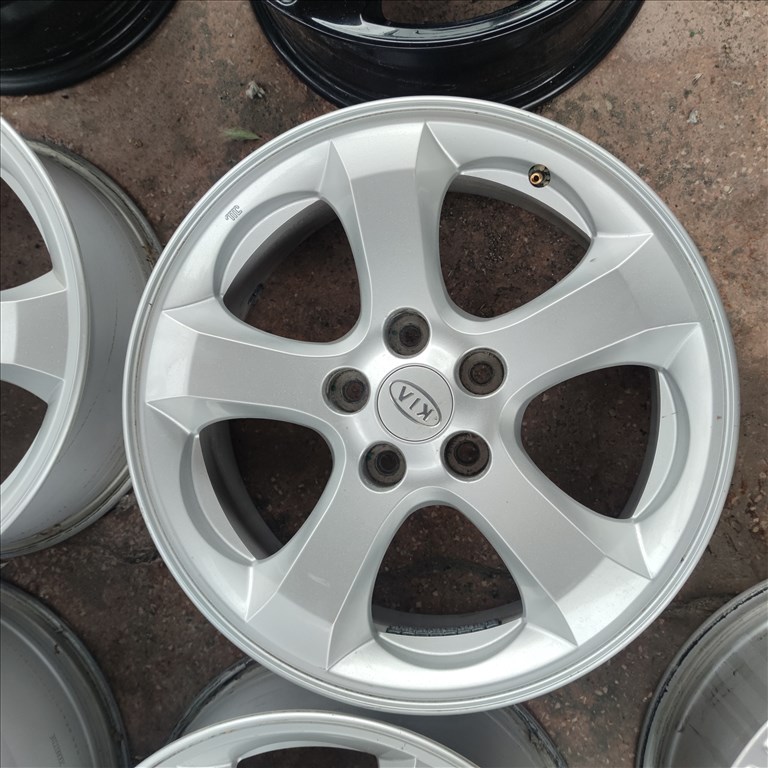 5x114,3 17 Gyári Kia alufelni 120000ft a 4db/111/ 4. kép