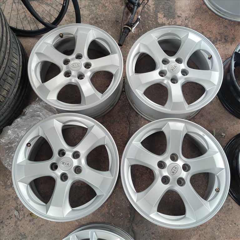 5x114,3 17 Gyári Kia alufelni 120000ft a 4db/111/ 5. kép