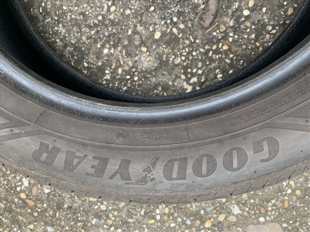  225/5519" használt Goodyear nyári gumi gumi 3. kép