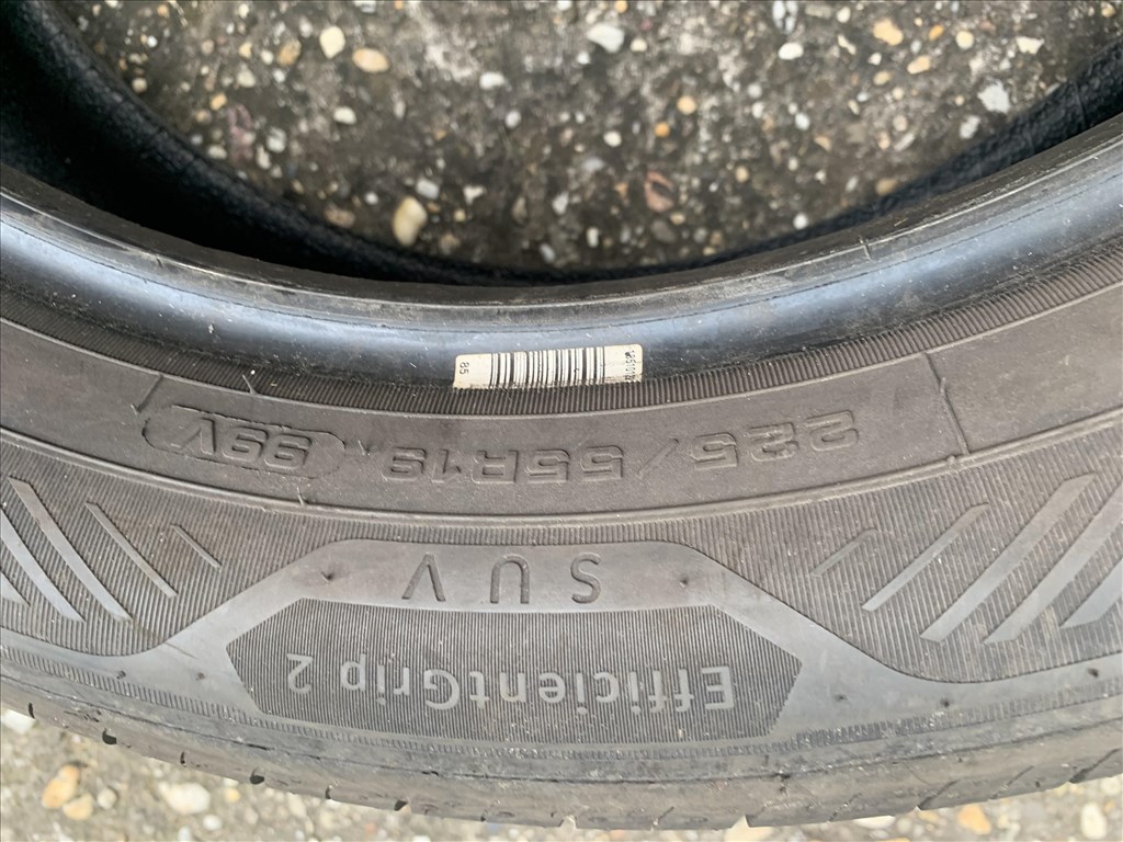  225/5519" használt Goodyear nyári gumi gumi 4. kép