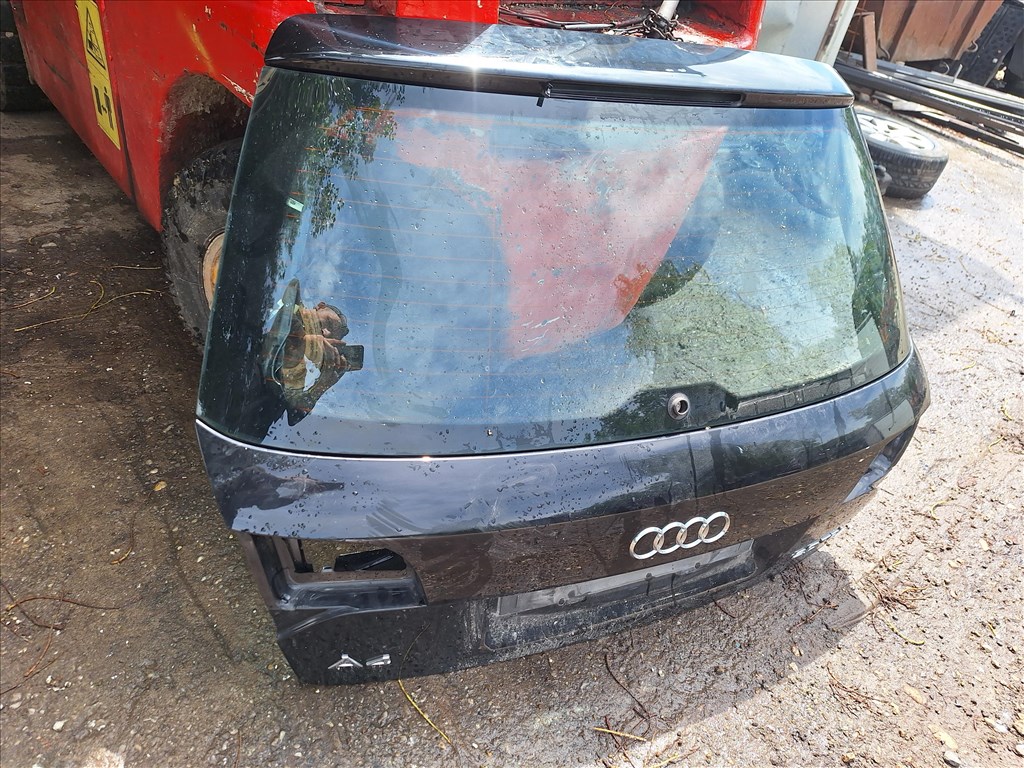 Audi A4 (B7) Avant lz9y csomagtér ajtó 1. kép