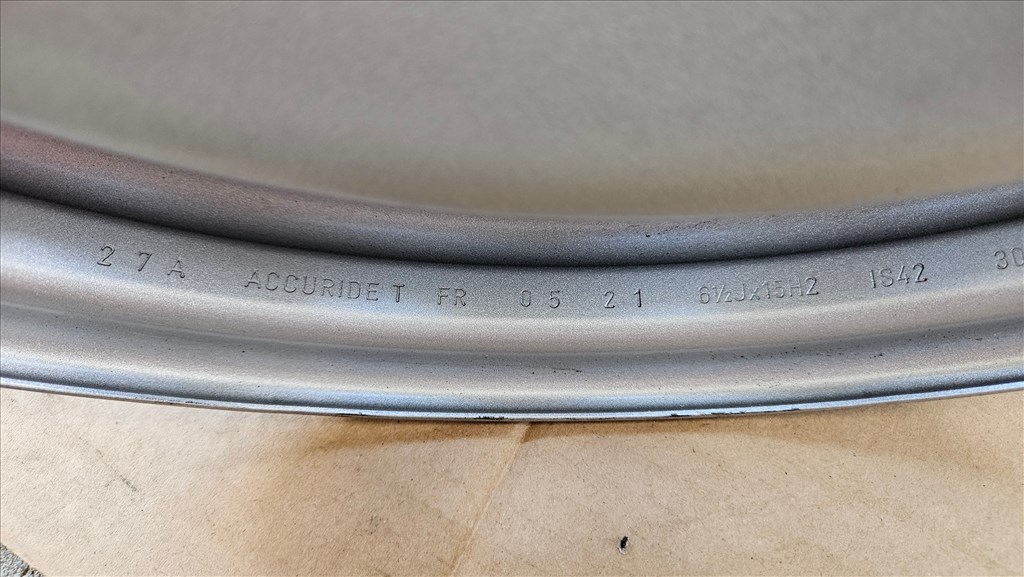  5x108 lyukosztású 6,5JJ 15" újszerű Peugeot/Citroen gyári lemezfelni eladó 3. kép