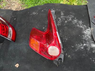 NISSAN JUKE F15 Bal Hátsó Lámpa