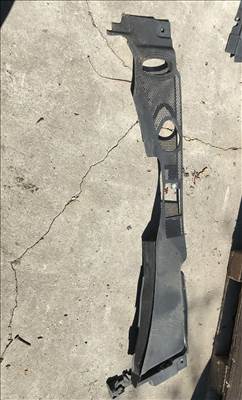 Audi A4 (B8 - 8K) levélrács  8k1819447