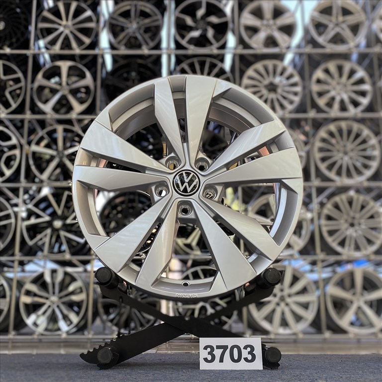 (3703)  Volkswagen 18 gyári alufelni felni, 5x112, iD.3  Golf 1. kép