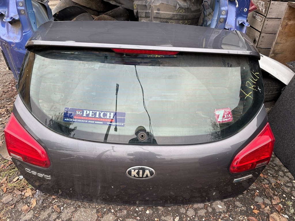 KIA CEED  Csomagtérajtó (Részeivel) 1. kép