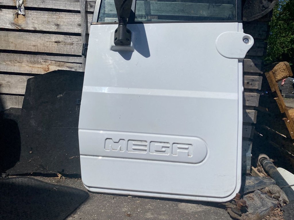 AIXAM MEGA  Bal első Ajtó (Részeivel) 013545 2. kép