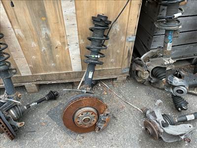 AUDI Q3 8U Jobb első Gólyaláb (Lengécsillapító, Rugó) 014525