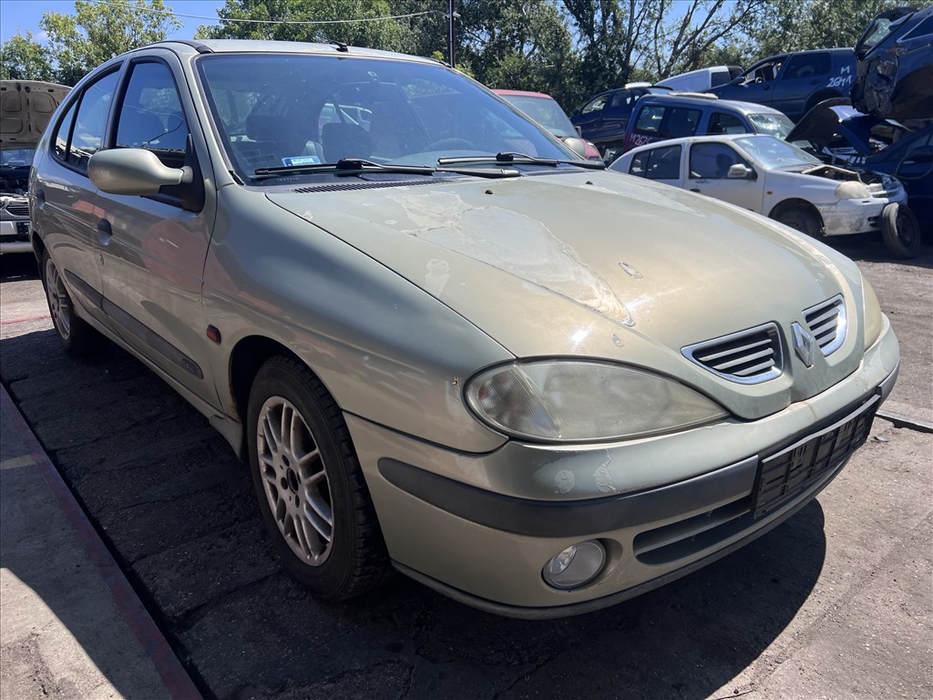 Renault Mégane I 1.4i bontott alkatrészei 1. kép