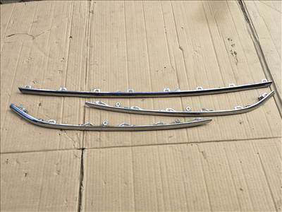 Volkswagen Passat B7 első lökhárító díszléc 