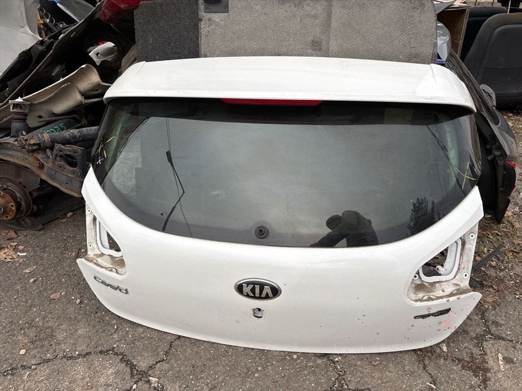 KIA CEED  Csomagtérajtó (Részeivel) 1. kép