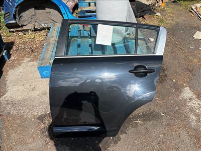 KIA SPORTAGE SL Bal hátsó Ajtó (Részeivel)