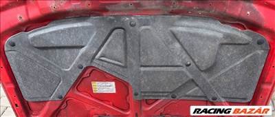 Suzuki Swift motorháztető szigetelés