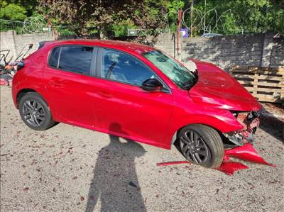 Peugeot 208 bontott alkatrészei