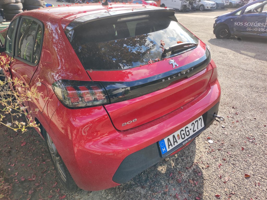 Peugeot 208 bontott alkatrészei 4. kép