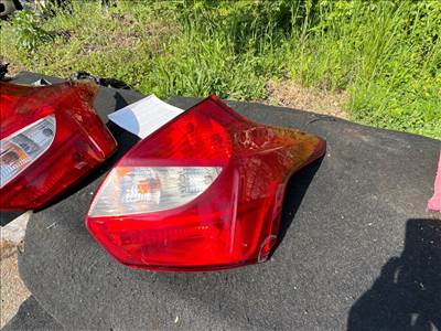 FORD FOCUS III  Jobb Hátsó Lámpa