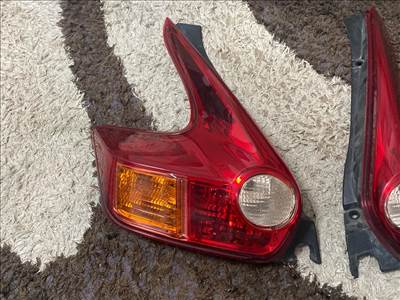NISSAN JUKE F15 Bal Hátsó Lámpa