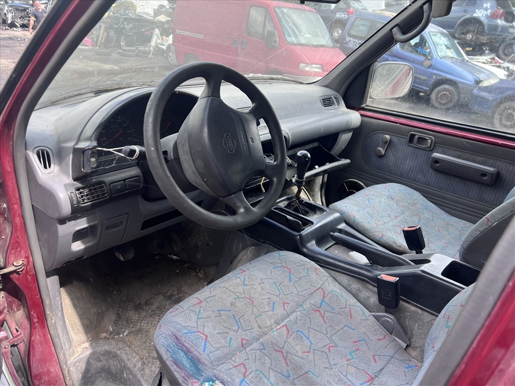 Nissan Vanette 2.3D  bontott alkatrészei 3. kép