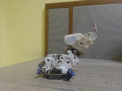 NISSAN ALMERA 00-03 Jobb első ajtó zárszerkezet központizáras