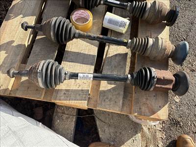 AUDI Q3 8U Jobb Féltengely 015754