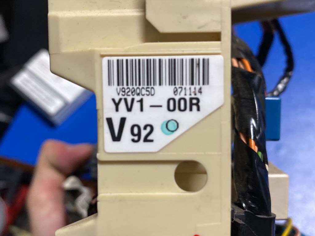 SUZUKI SPLASH  Biztosítéktábla Utastér 011036 3. kép