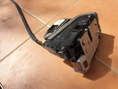 Opel Astra K Jobb első ajtózár AUS 13507154