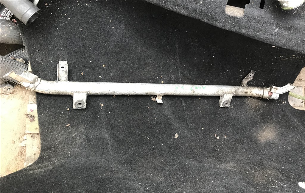 Audi A6 (C6 - 4F) 3,0 V6 TDI - turbócső 4f0145732b 1. kép