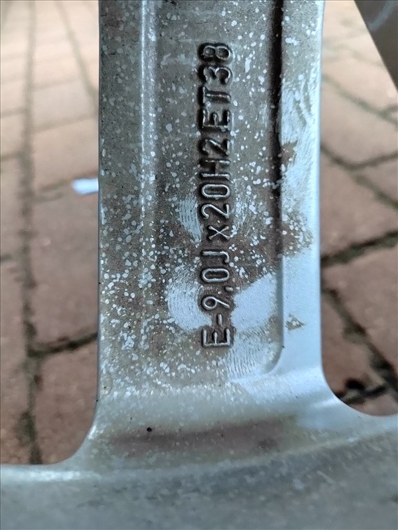 Audi Q7 Q8 E-tron gyári 20col alufelni 255/50r20 újszerű Goodyear téli gumi  10. kép